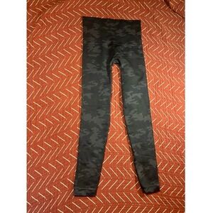 SPANX Black Camo High Waisted Leggings Women's Small Look At Me Now